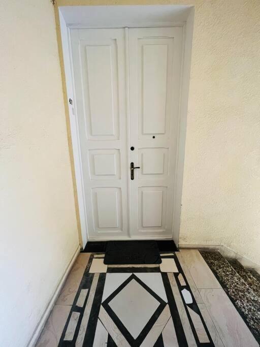 Spacious 2 Bedrooms In The Center Of Erivan Exterior foto