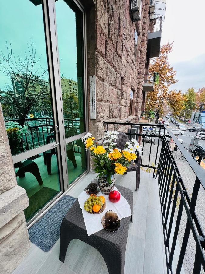 Spacious 2 Bedrooms In The Center Of Erivan Exterior foto