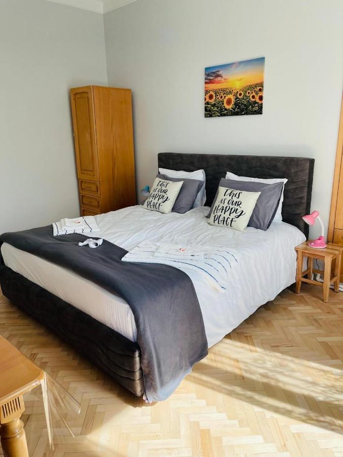 Spacious 2 Bedrooms In The Center Of Erivan Exterior foto