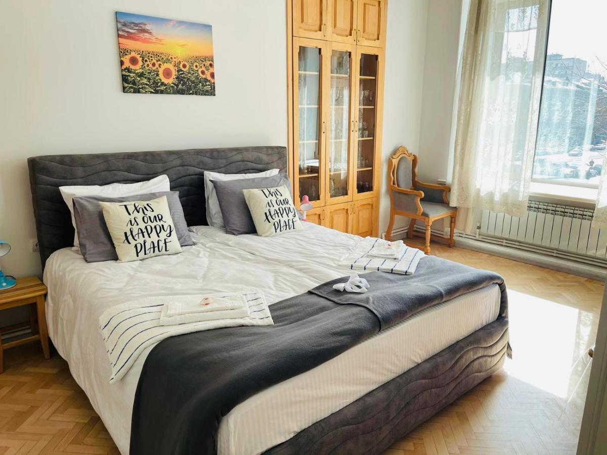 Spacious 2 Bedrooms In The Center Of Erivan Exterior foto
